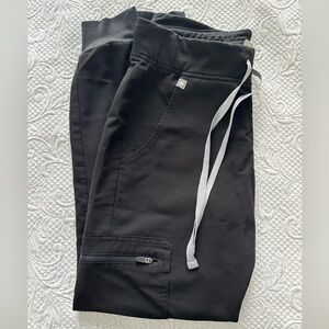 Women’s FIGS Black Jogger Scrub Pants